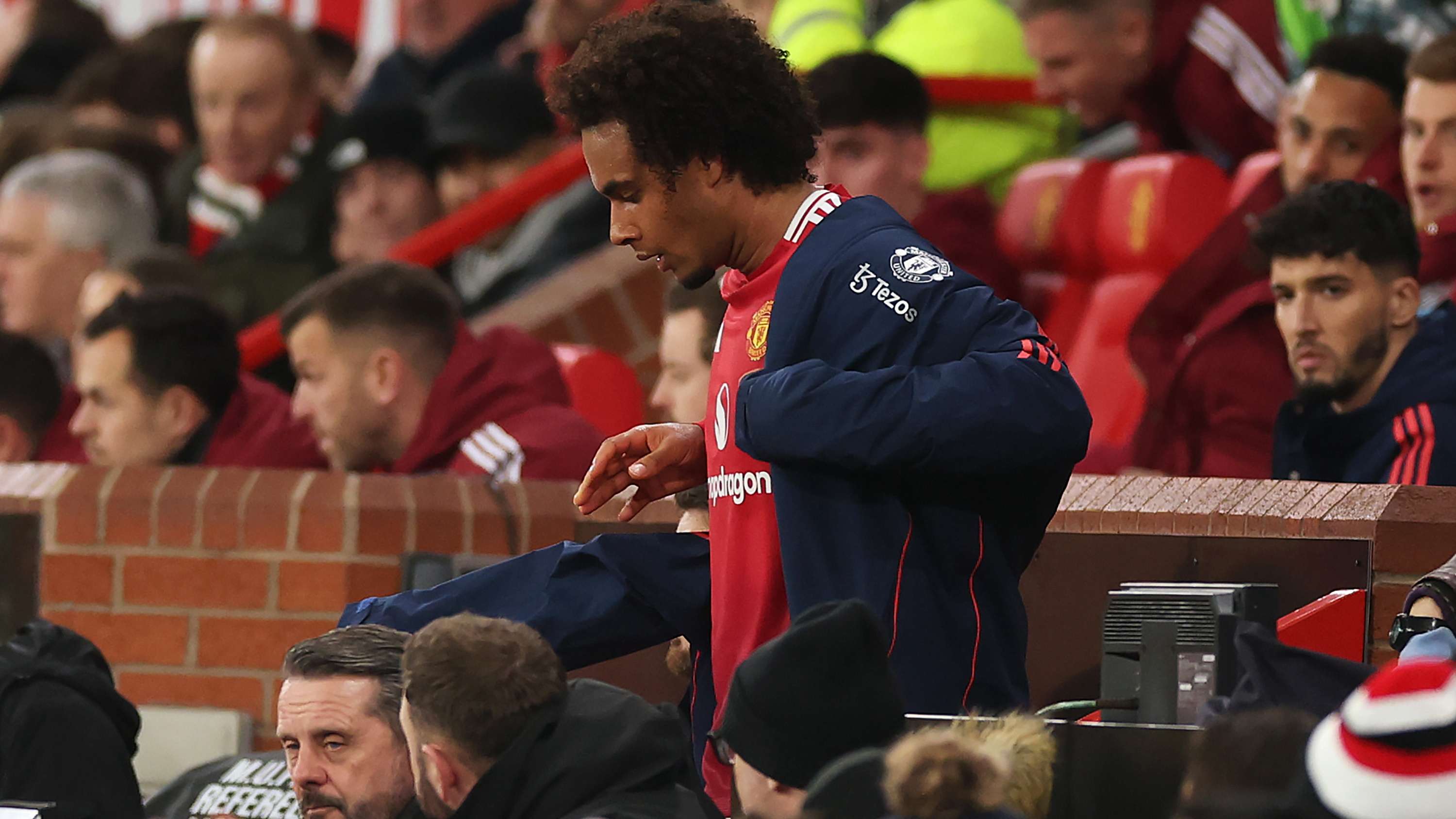 橫跨聯賽與 橫跨聯賽與